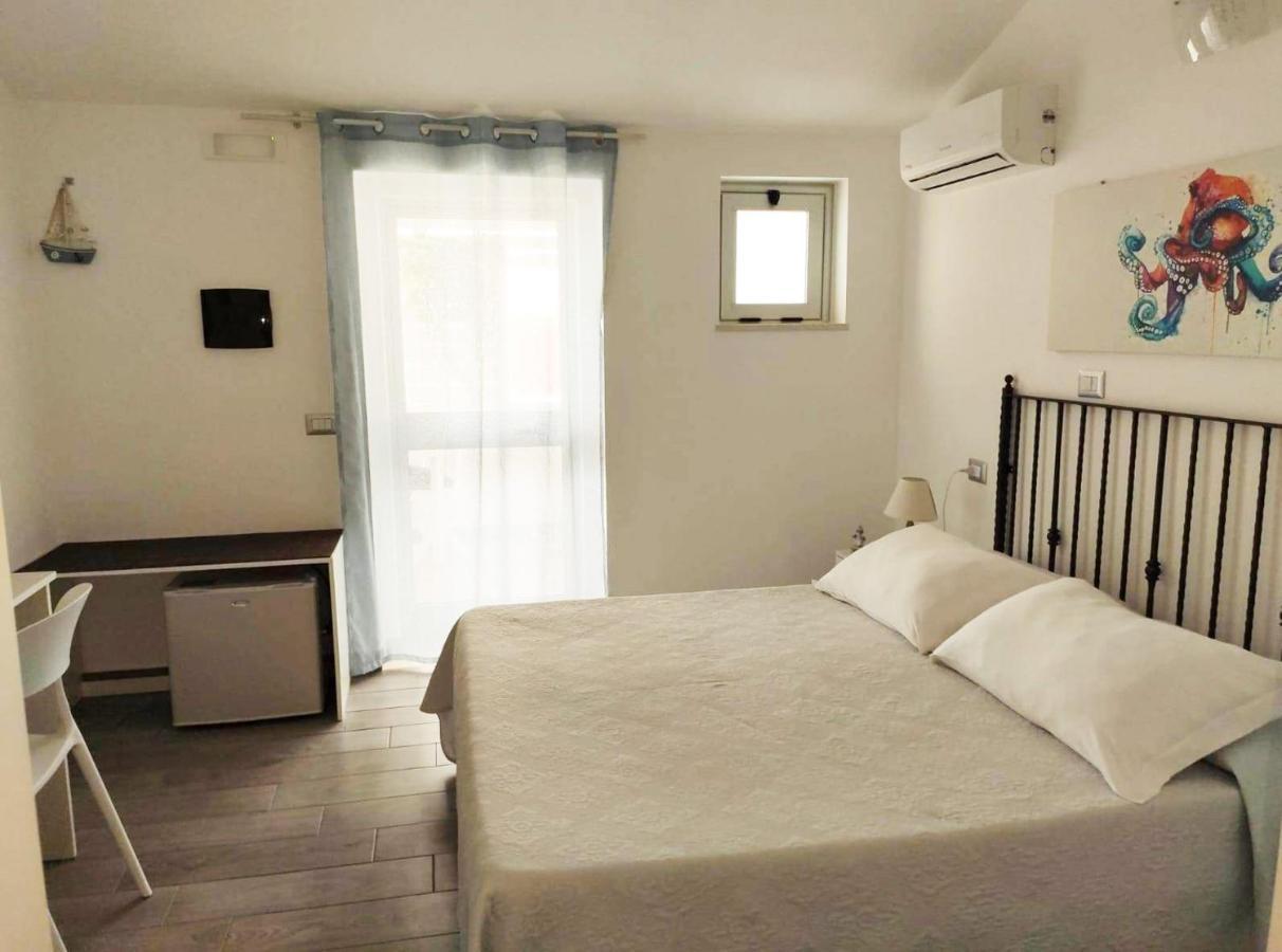 B&B Capo Rizzuto Fronte Mare מראה חיצוני תמונה