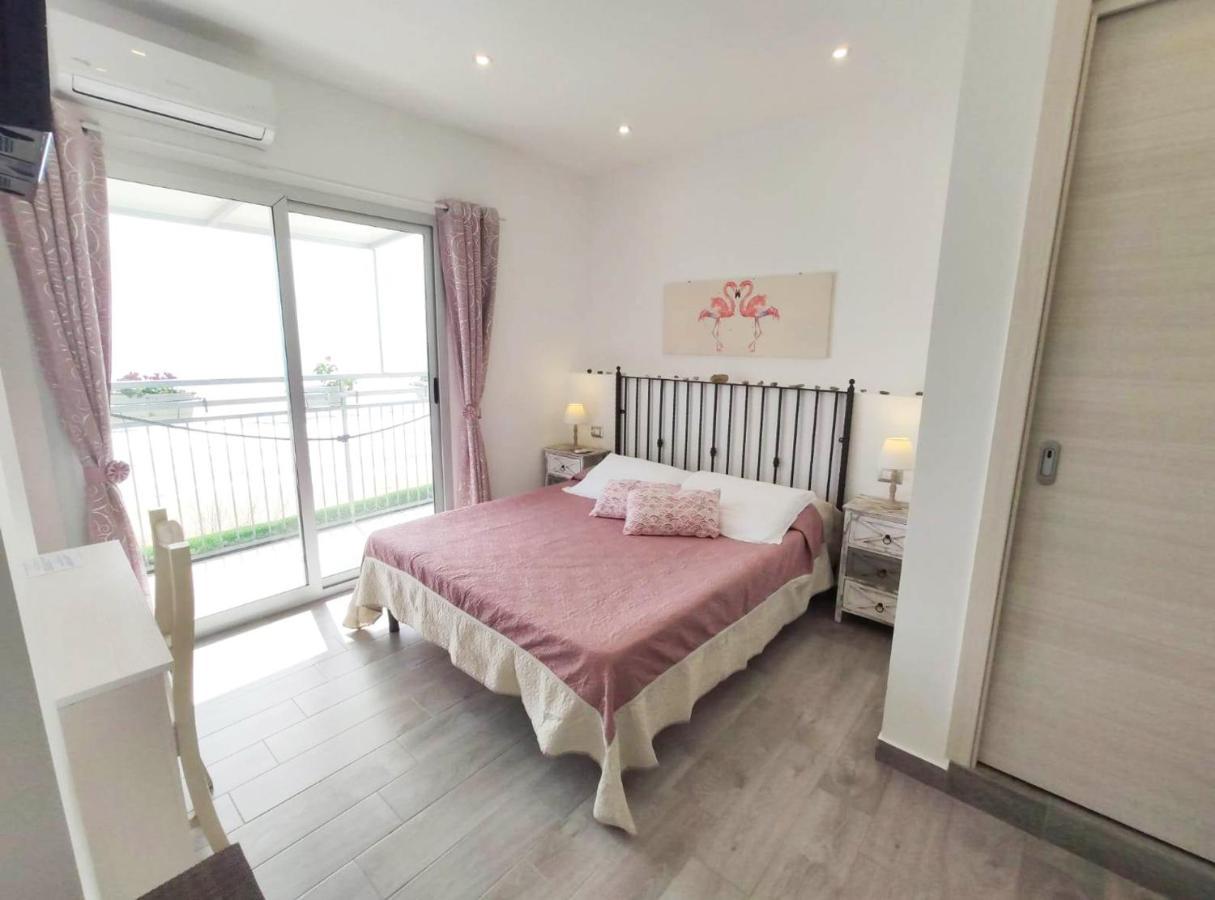 B&B Capo Rizzuto Fronte Mare מראה חיצוני תמונה