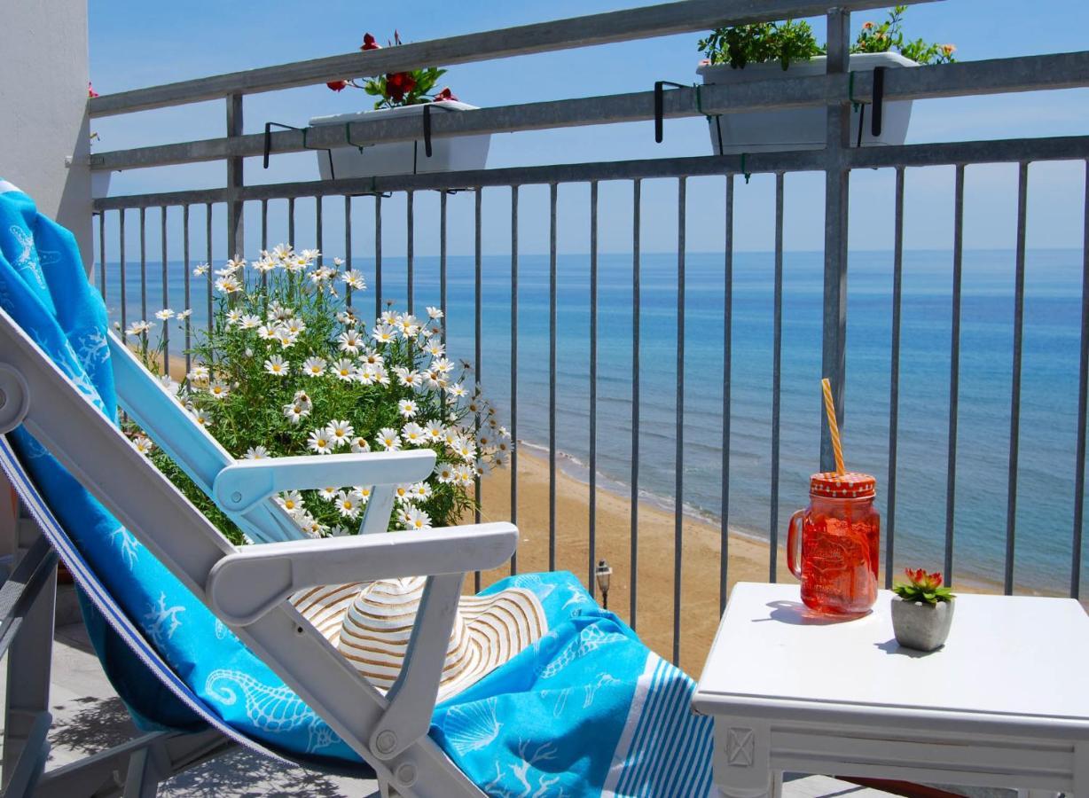 B&B Capo Rizzuto Fronte Mare מראה חיצוני תמונה