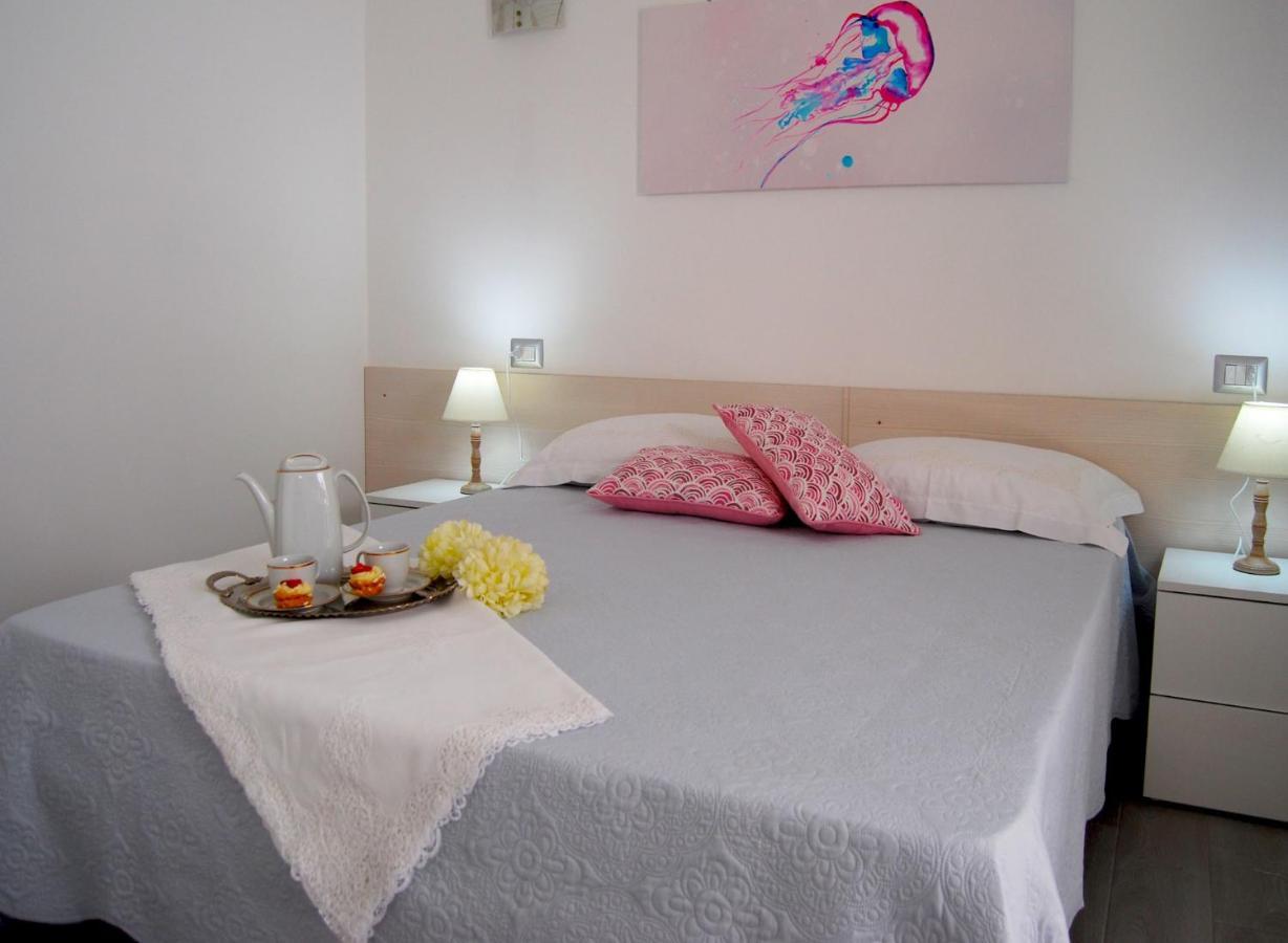 B&B Capo Rizzuto Fronte Mare מראה חיצוני תמונה