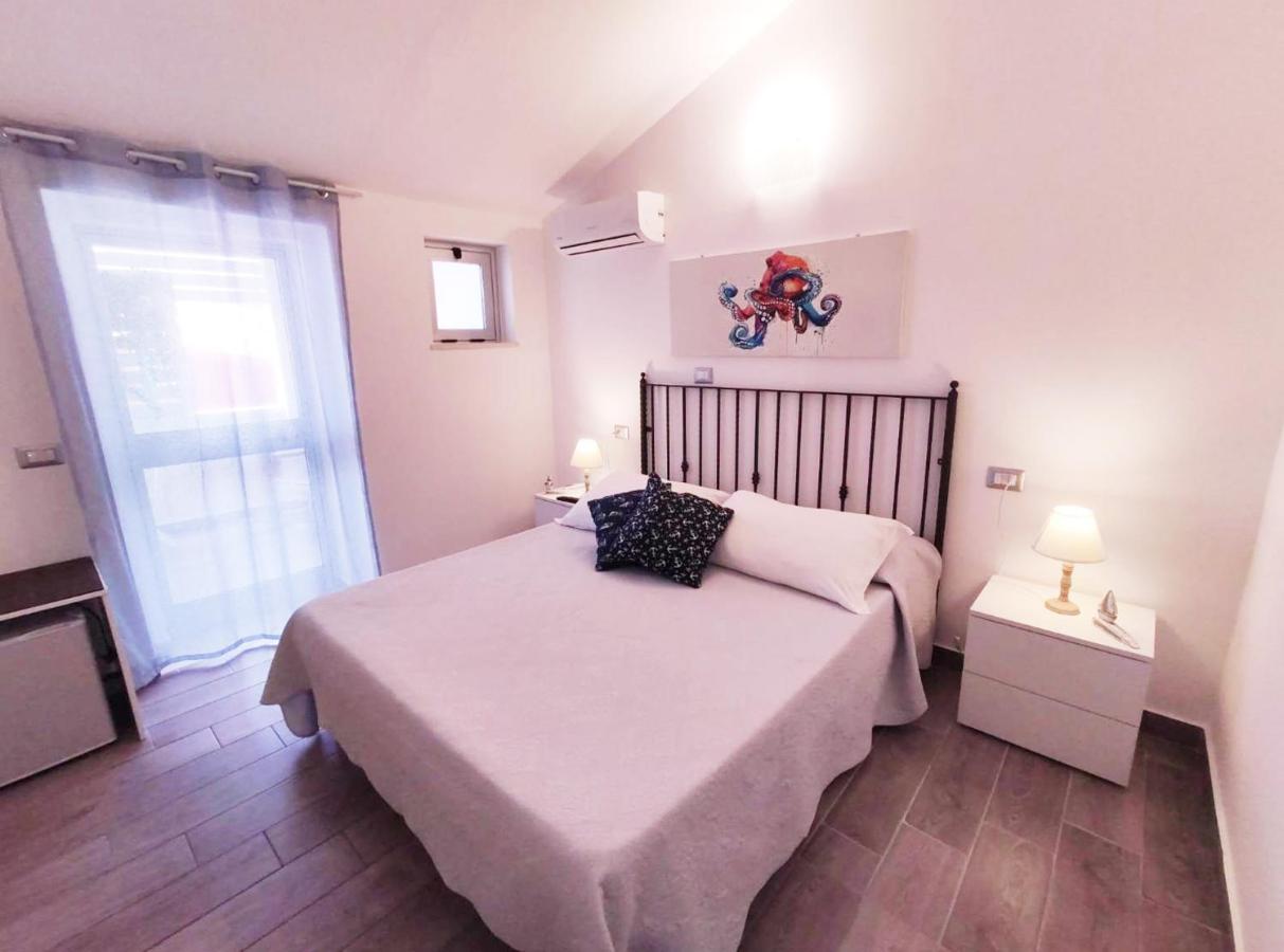 B&B Capo Rizzuto Fronte Mare מראה חיצוני תמונה